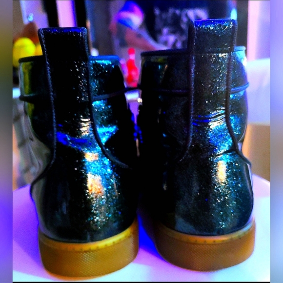 *SOLD Christian louboutin red high Tops SOLD * - Picture 6 of 9